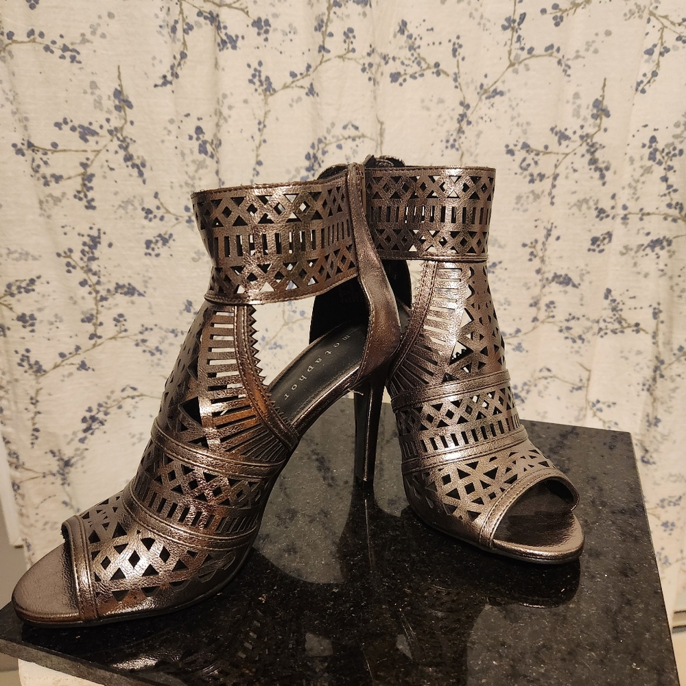 Metaphor Gladiator Heels Size 8 Metallic Gunmetal